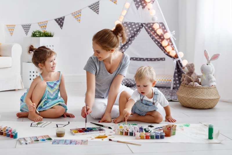 Kreatywny kącik w pokoju dziecięcym