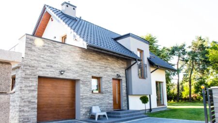 Jak doapsować okno do domu oknoplast