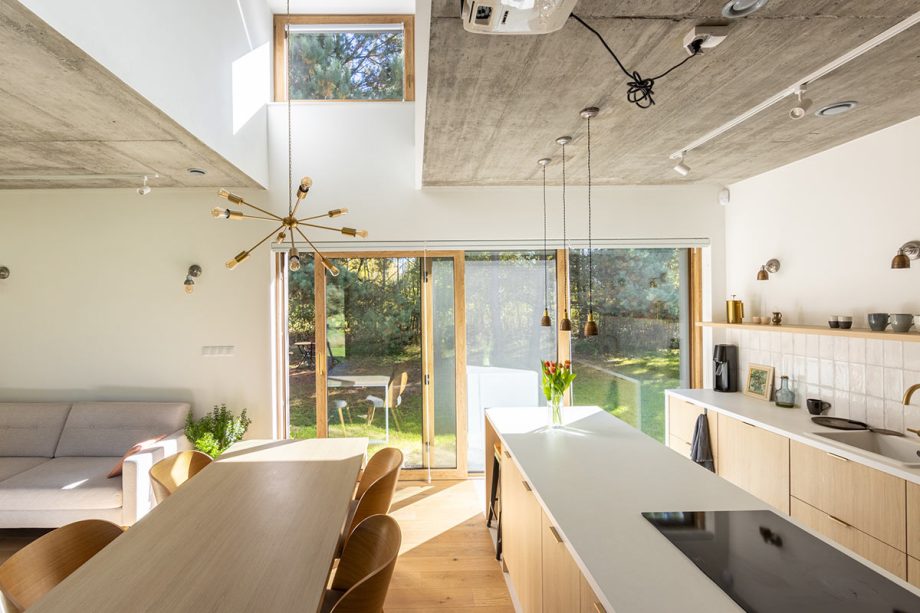 Salon z oknami Oknoplast