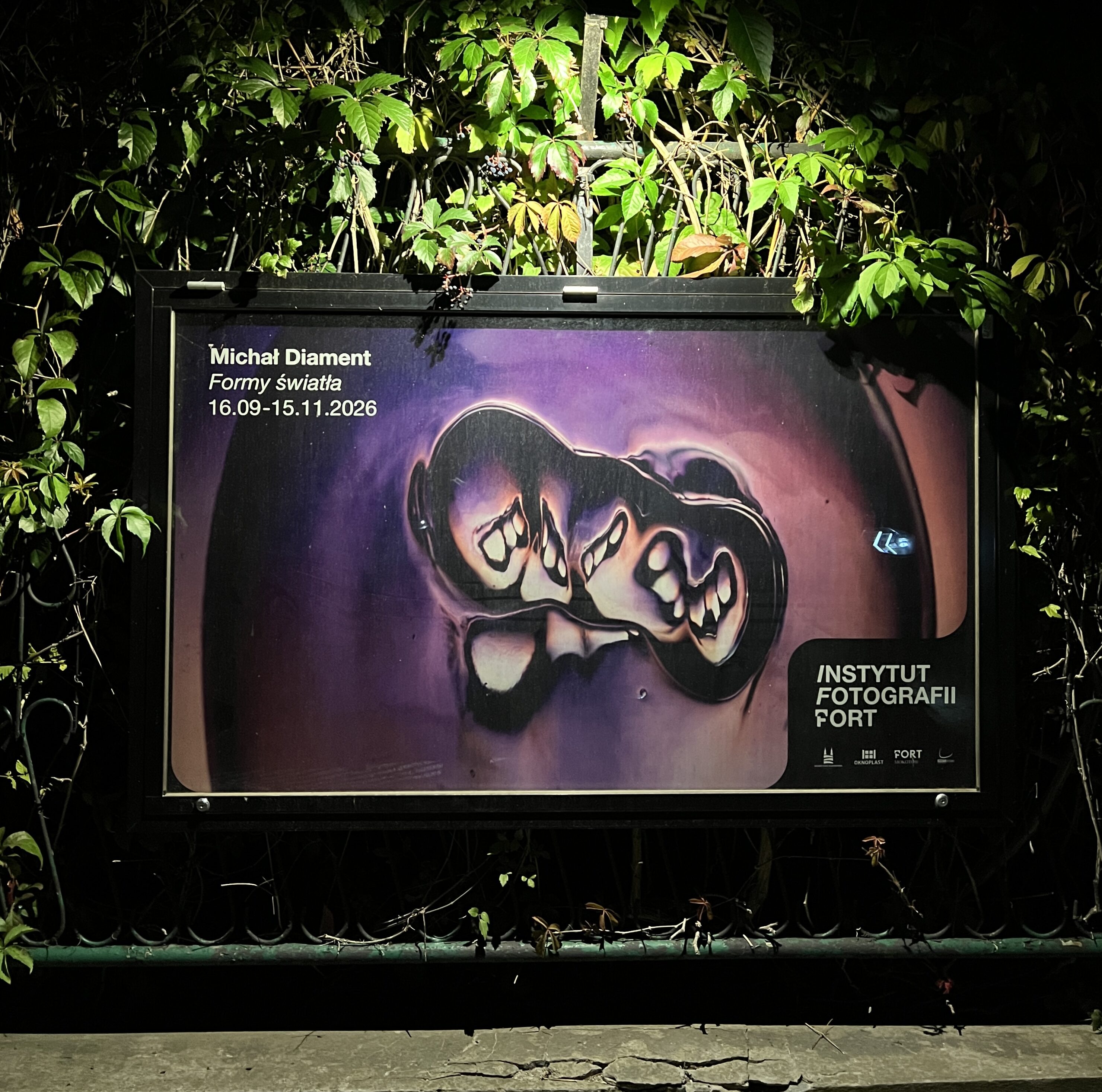 OKNOPLAST partners a double exhibition at the FORT Photography Institute. The brand supports art and artists again